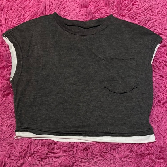 Color-Block Short Sleeve T-Shirt With Attached Pocket Women Size Large - Picture 2 of 5